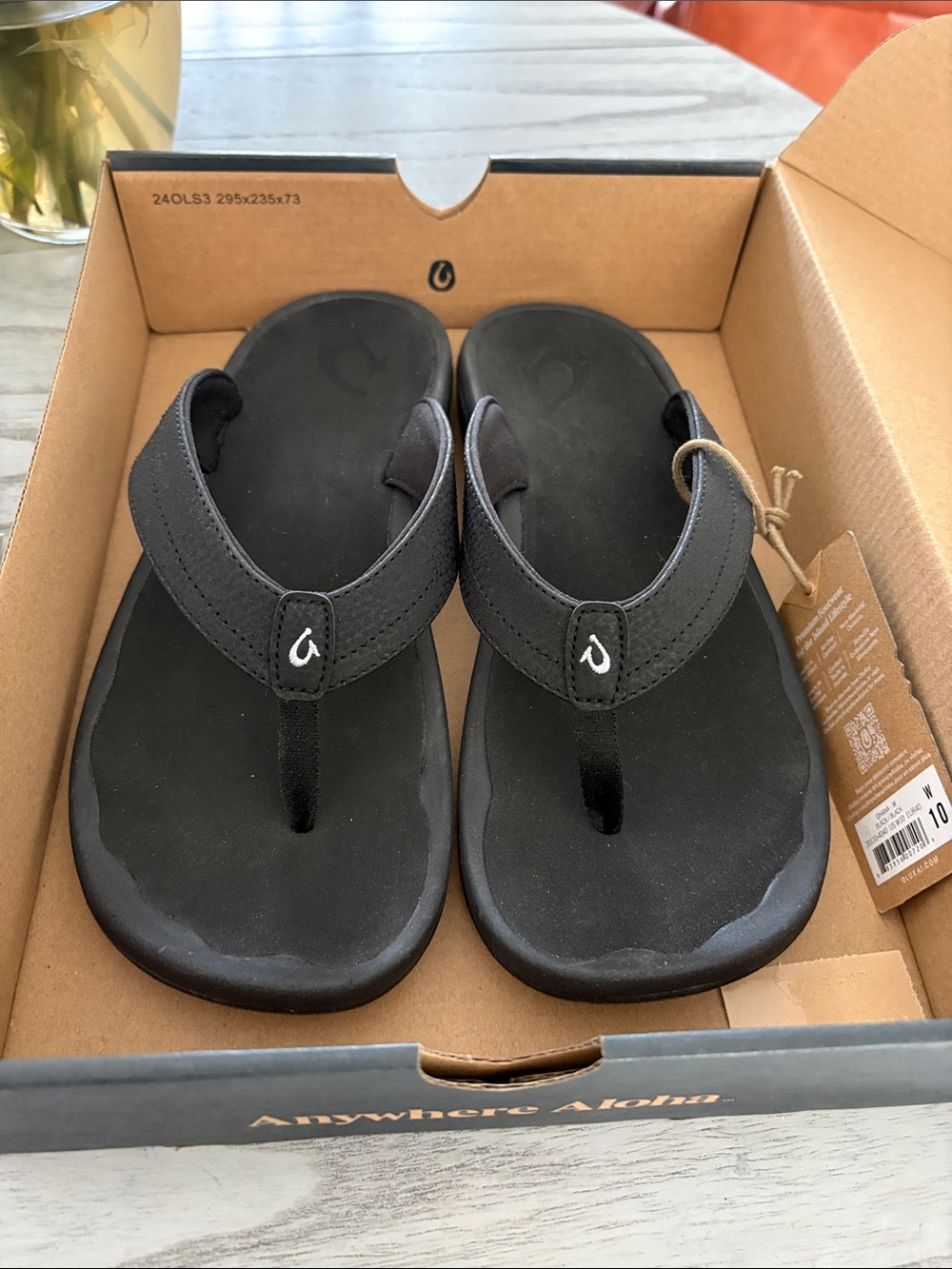 OluKai Ohana Women's Black Water Resistant Beach Flip Flop Sandals Size 10